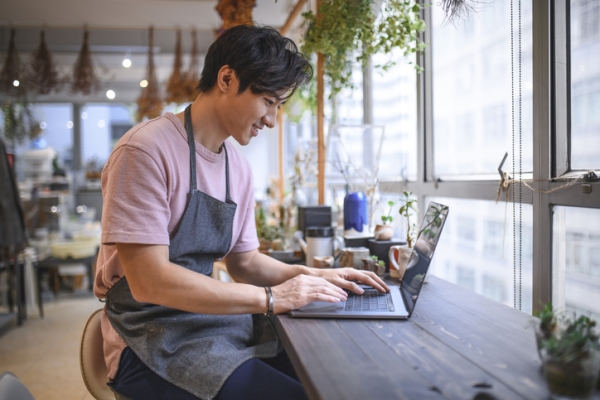 Guy with laptop